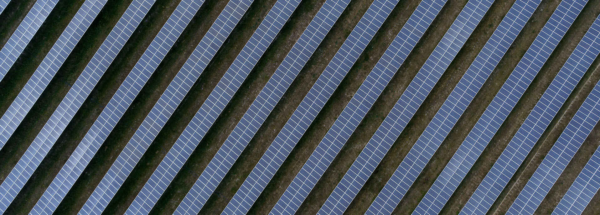 智慧光伏無人機全自動巡檢方案